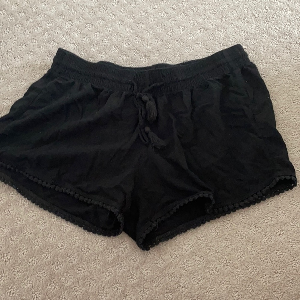 black flowy shorts